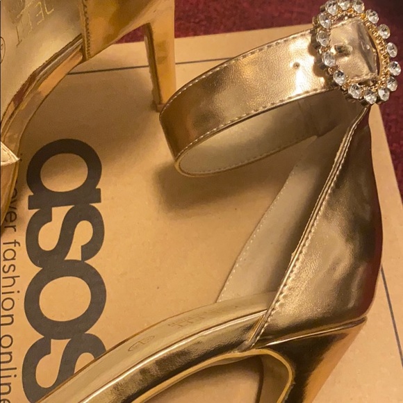 Truffle Collection Heels - Picture 2 of 3